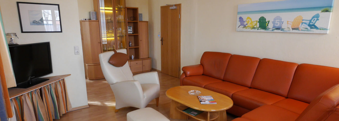 header-1-wohnzimmer-couch.jpg